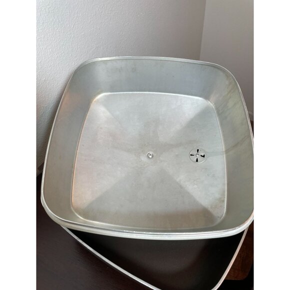 Vintage West Bend Electric Skillet With Lid & Sensa-Temp Heat Control 12" x 12" - Picture 6 of 9